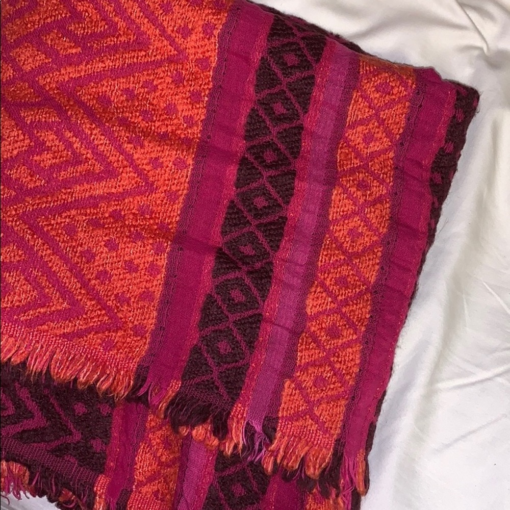 Hollister scarf